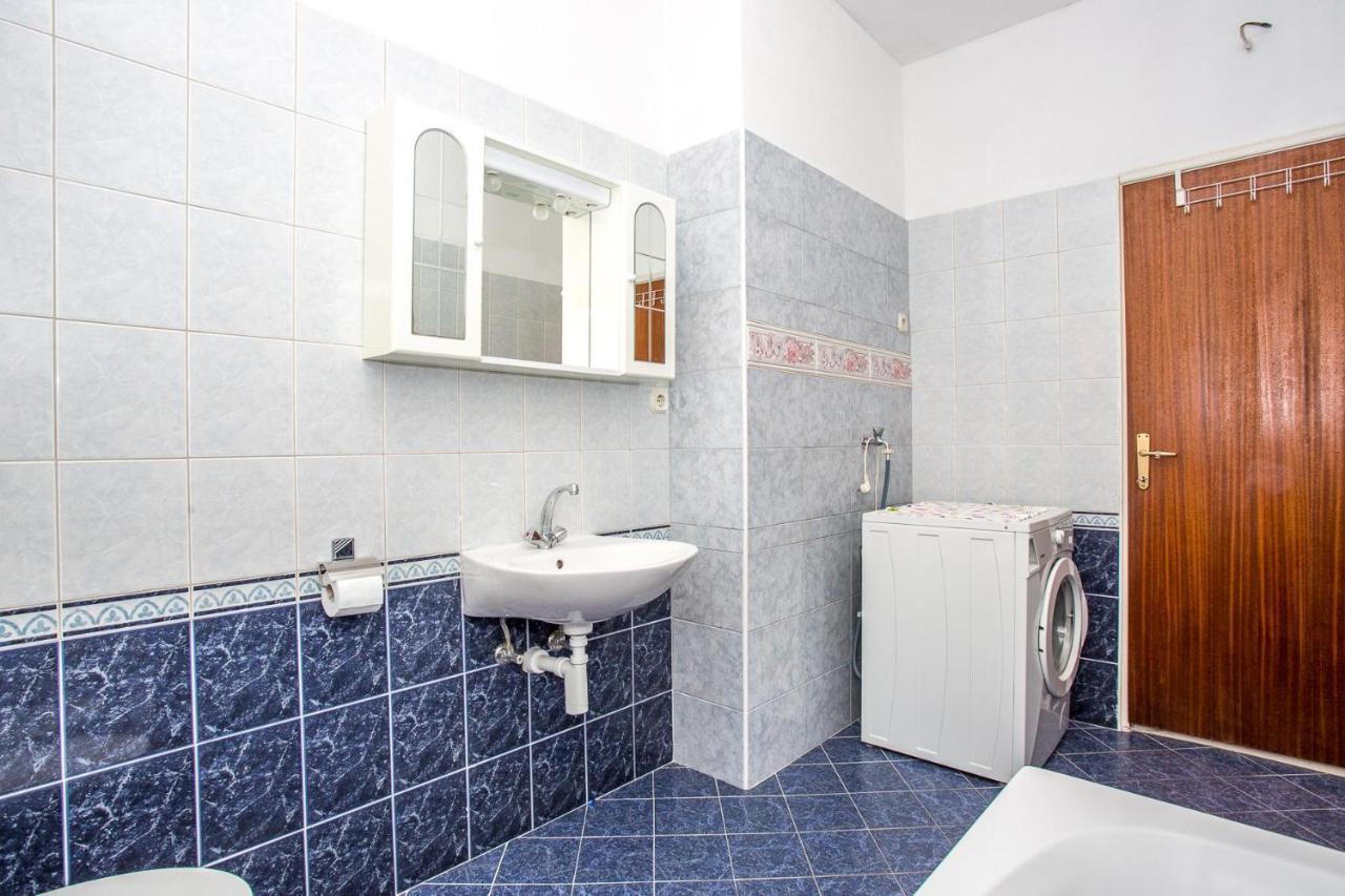 Apartments Nuic 748 Макарська Екстер'єр фото