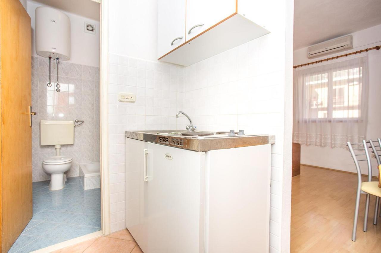 Apartments Nuic 748 Макарська Екстер'єр фото