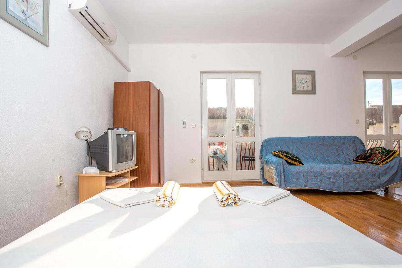 Apartments Nuic 748 Макарська Екстер'єр фото