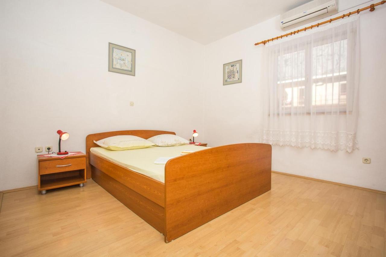 Apartments Nuic 748 Макарська Екстер'єр фото