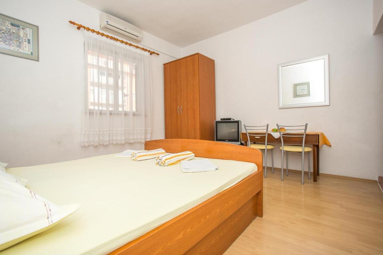 Apartments Nuic 748 Макарська Екстер'єр фото