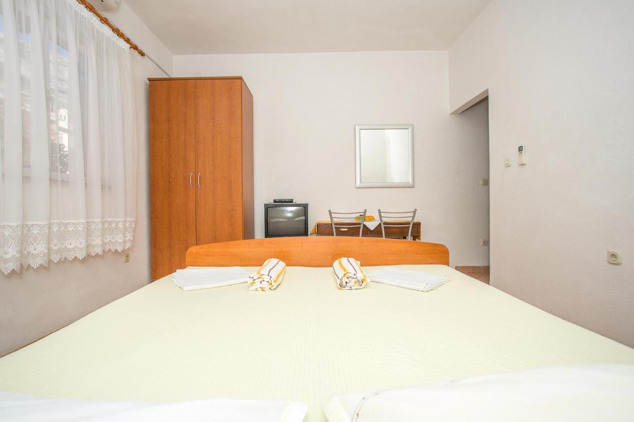 Apartments Nuic 748 Макарська Екстер'єр фото