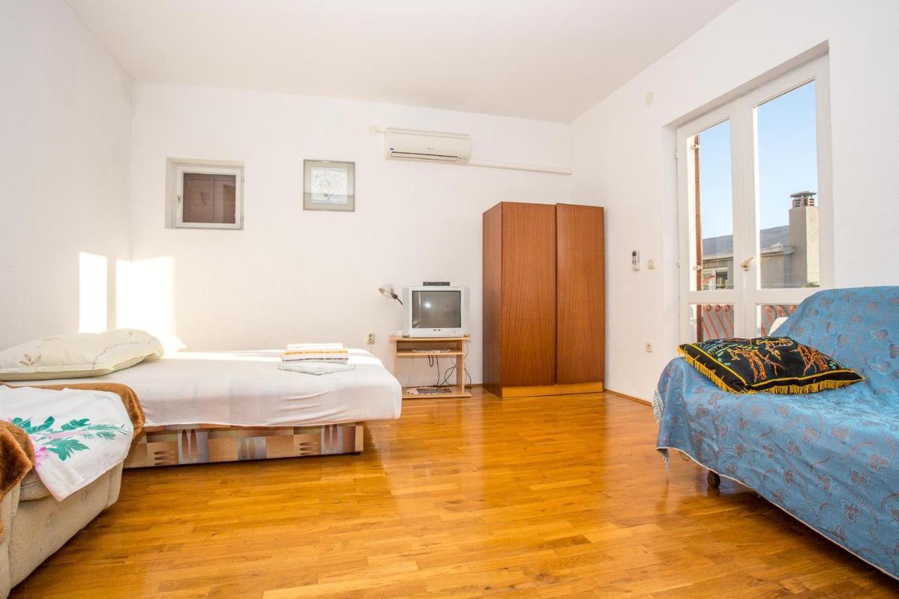 Apartments Nuic 748 Макарська Екстер'єр фото