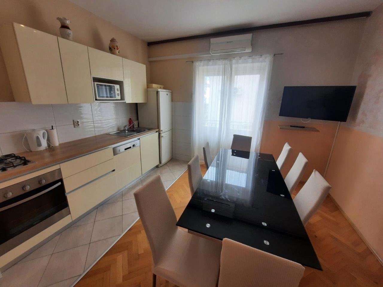Apartments Nuic 748 Макарська Екстер'єр фото
